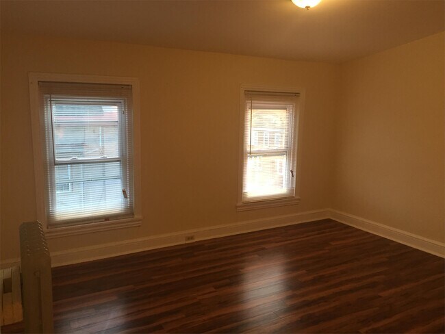 Building Photo - 43 E Spruce St