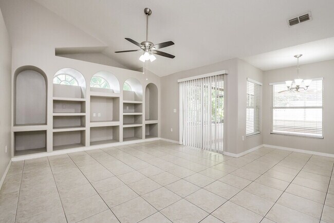 Building Photo - 2663 Hawthorne Ln