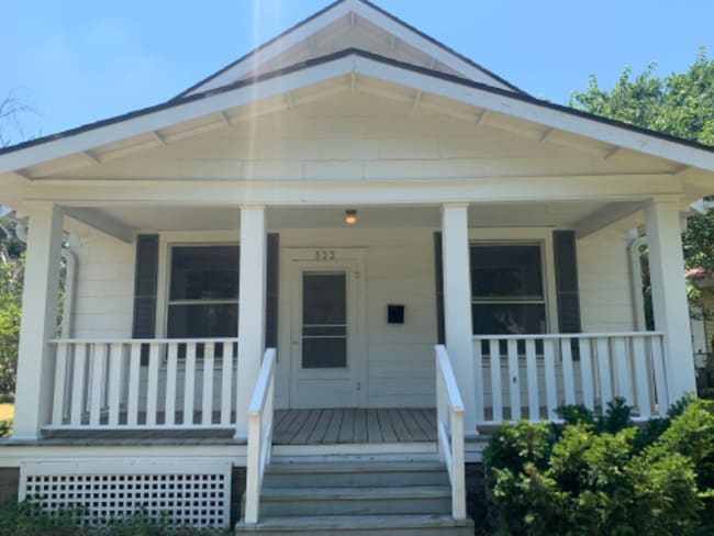 Building Photo - 533 E 9th St