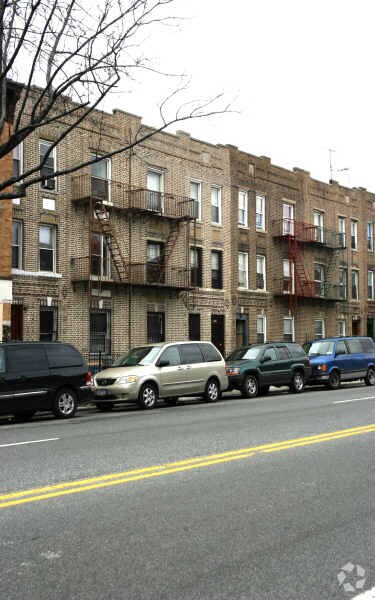 Primary Photo - 536 McDonald Ave