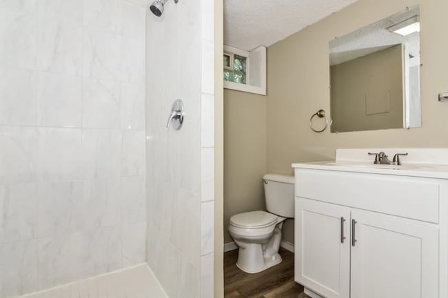 Building Photo - 3837 Buena Vista Pike