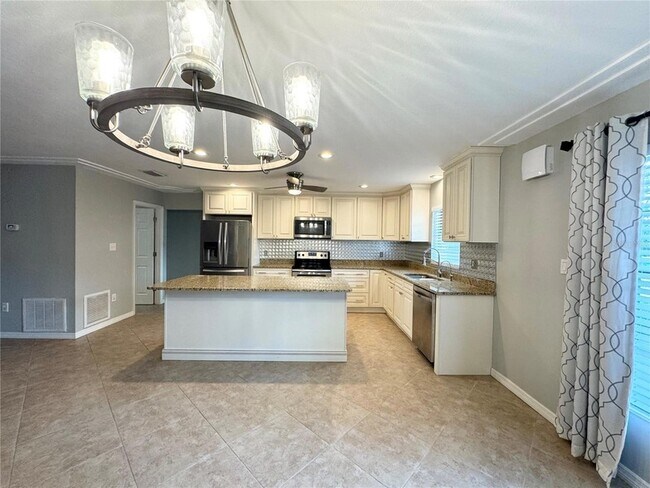 Foto del edificio - 5196 Albion Rd