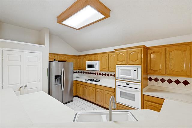 Foto del edificio - 1524 Summerfield Dr