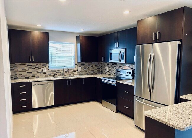 Foto del edificio - 22592 Lombard Ave