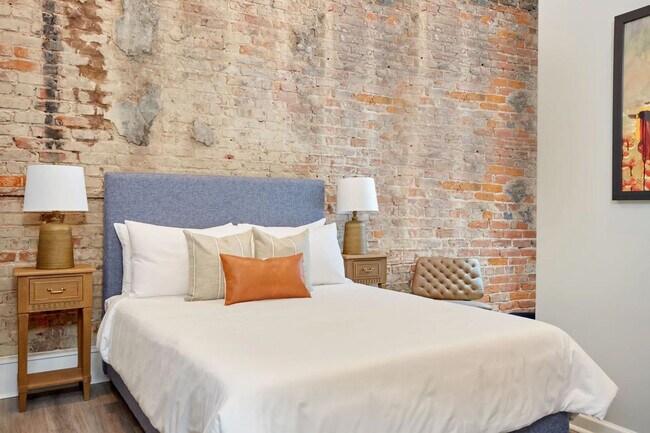 Building Photo - 1016 Canal St