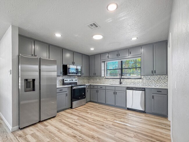 Foto del edificio - 1702 W Boyd St