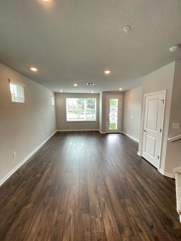 Foto del edificio - 8653 Tavistock Lakes Blvd