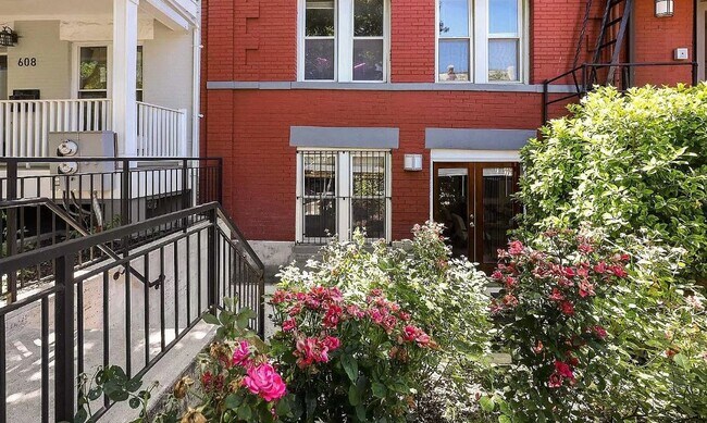 Foto del edificio - 610 Irving St NW