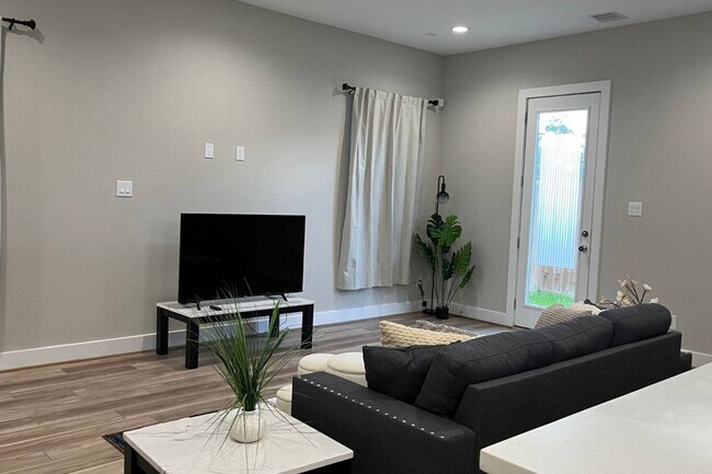 Foto del edificio - 3208 Bostic St