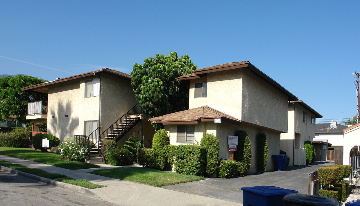 Primary Photo - 122 N Primrose Ave