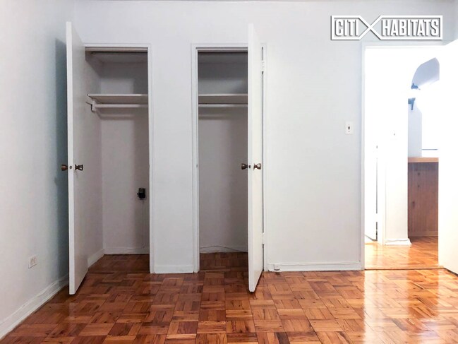 Building Photo - 90-15 Queens Blvd