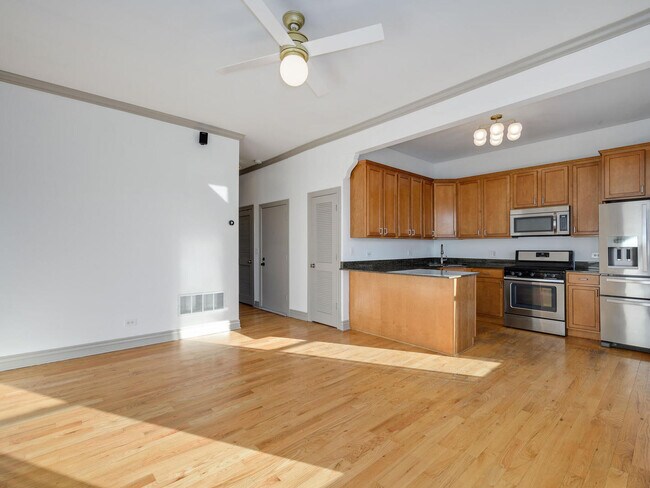 Foto del edificio - 1654 W Wabansia Ave