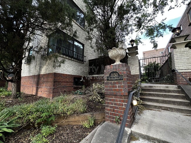 Photo - 1050 Logan St Townhome