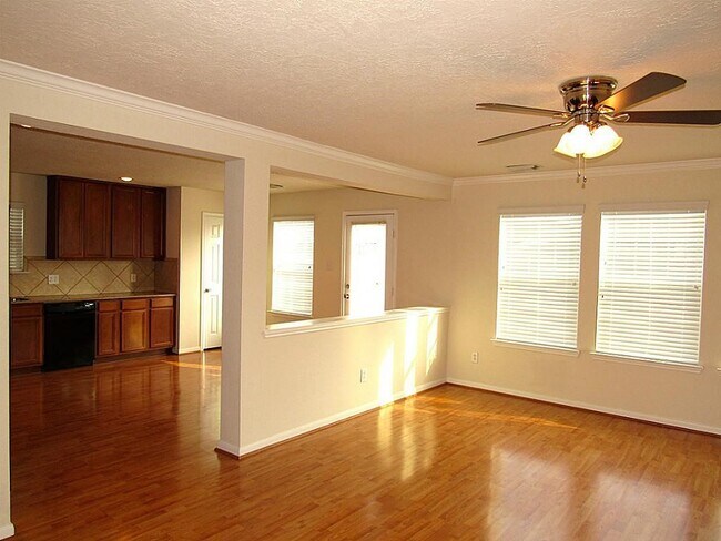 Building Photo - 29222 Legends Green Dr
