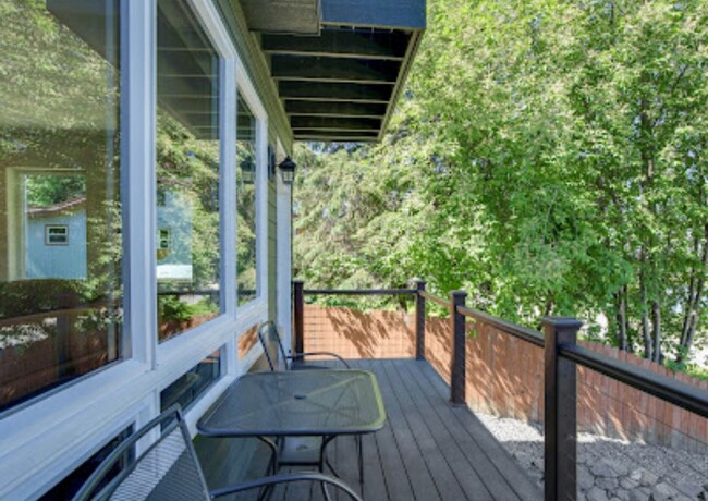 Building Photo - Furnished Westchester Lagoon Home