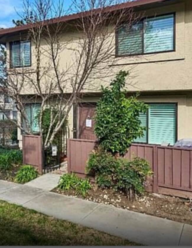 Building Photo - 235 Kenbrook Cir