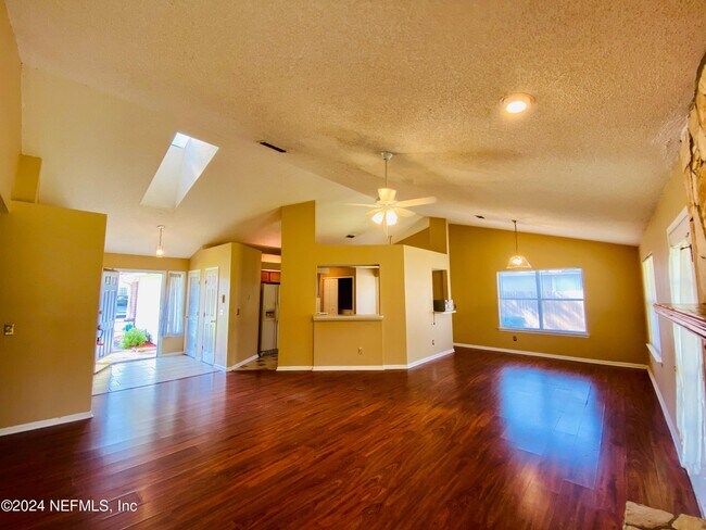 Foto del edificio - 3409 Deerfield Pointe Dr