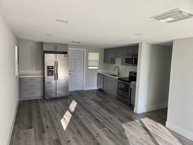 Foto del edificio - 4225 32nd Ave