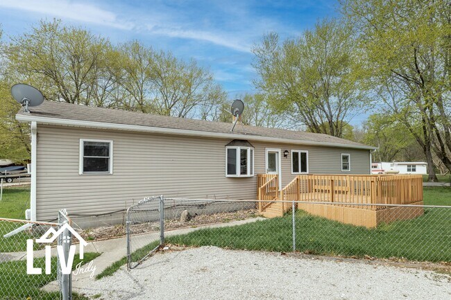 Building Photo - 61 Tippecanoe Dr