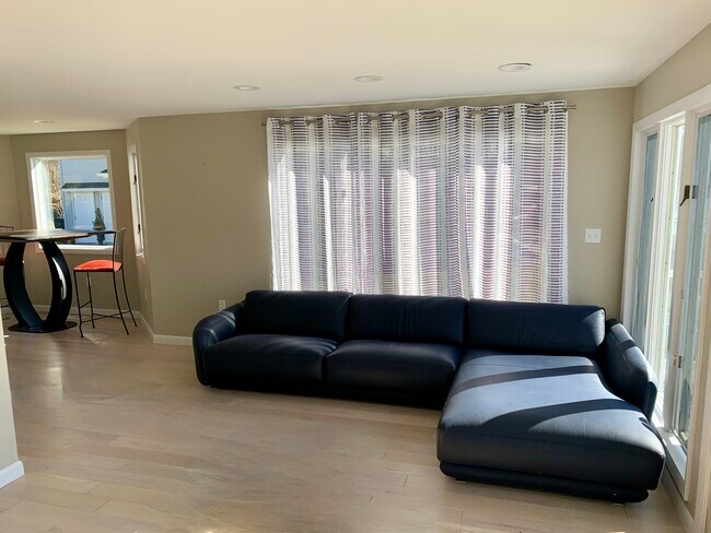 Foto del edificio - 180 N Shore Dr