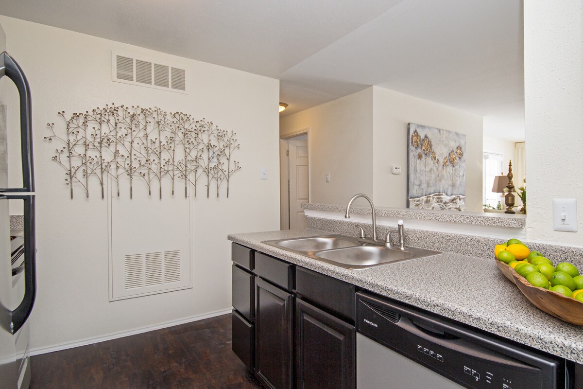 Dover Farms Apartments – photo 3