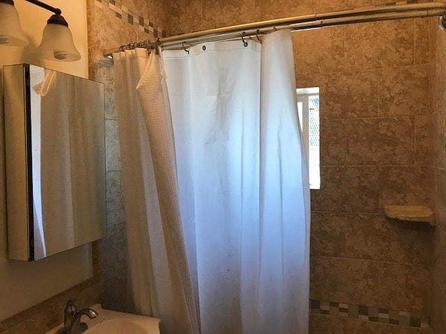 Foto del edificio - 731 E Broadway