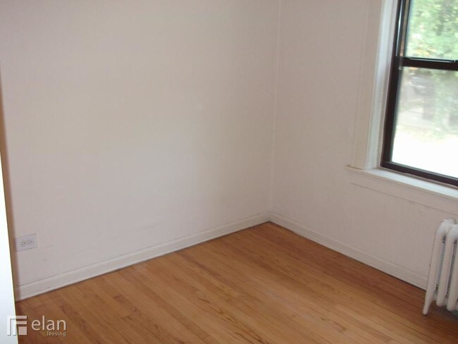 Building Photo - 2954 N Seeley Ave