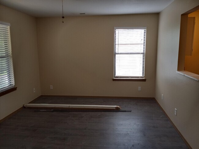 Building Photo - 950 Monterey Way