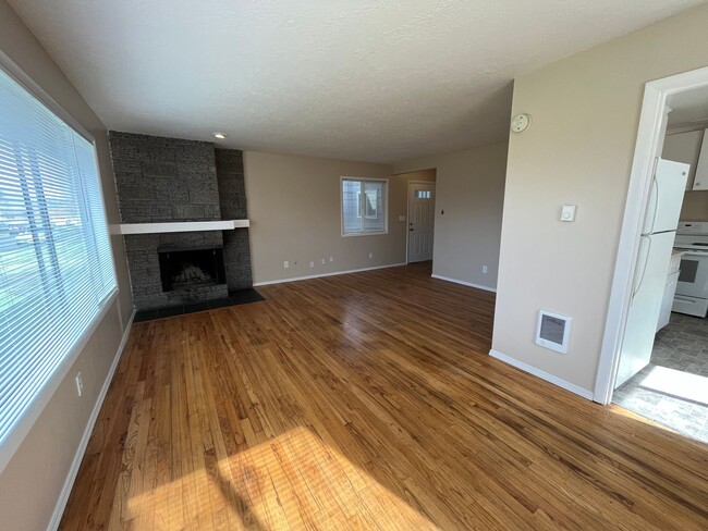 Building Photo - Wonderful Refurbished home in Concordia Ne...