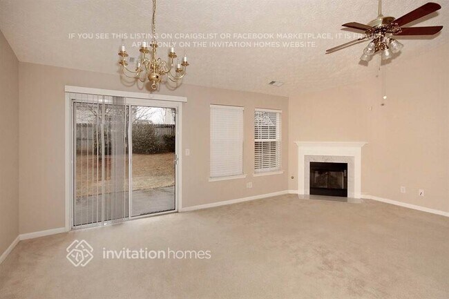 Building Photo - 302 Meadows Ln