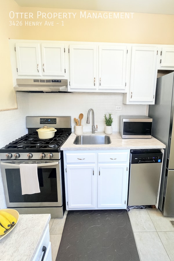 Photo - 3426 Henry Ave Apartment