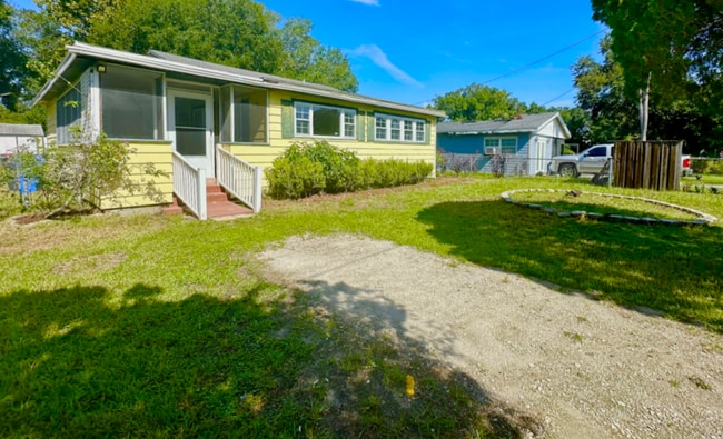 Building Photo - 5506 Staley Dr