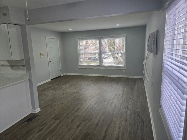 Building Photo - 15041 Dobson Ave