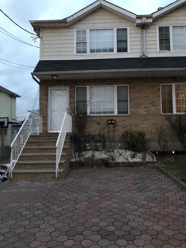 Primary Photo - 58 Elizabeth Ave