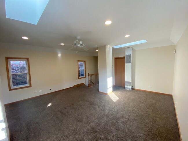 living room - 3006 S Wells St