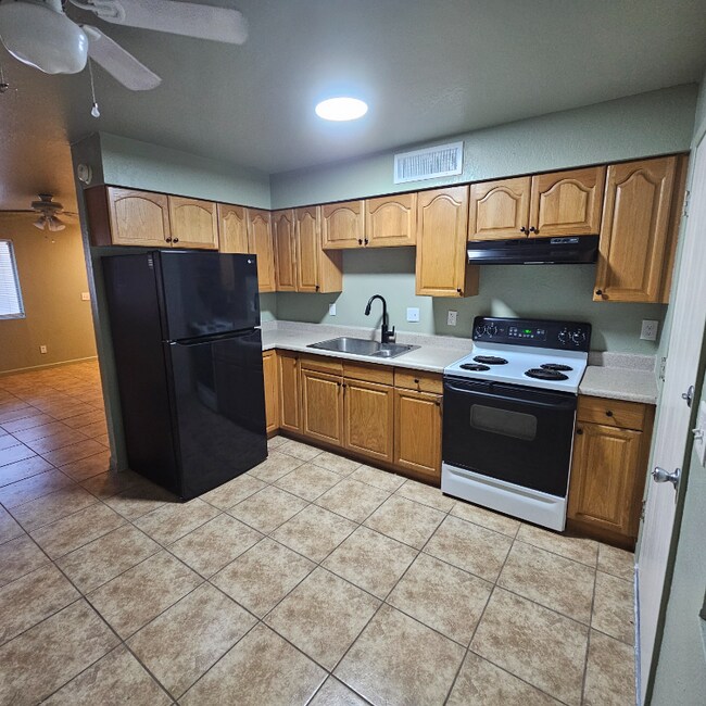 Foto del edificio - 1603 N Louis Ln