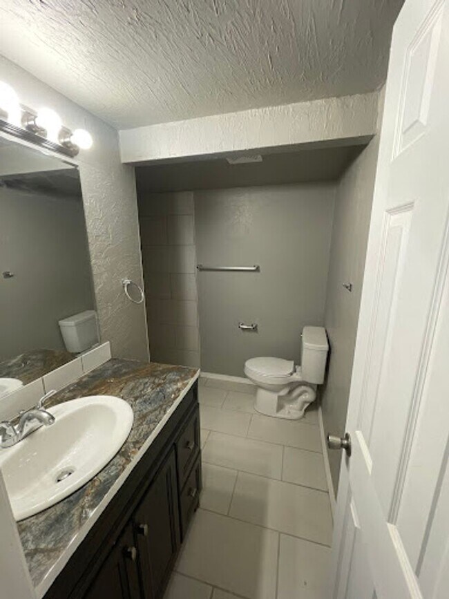 Foto del edificio - 3 bed 3 bath for rent