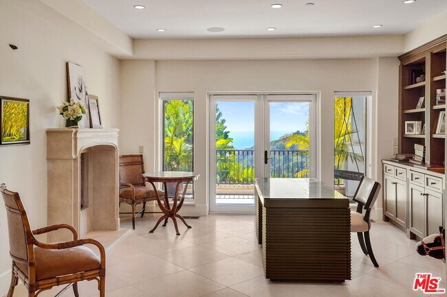 Foto del edificio - 16422 Shadow Mountain Dr