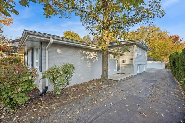 Building Photo - 1340 Oak St