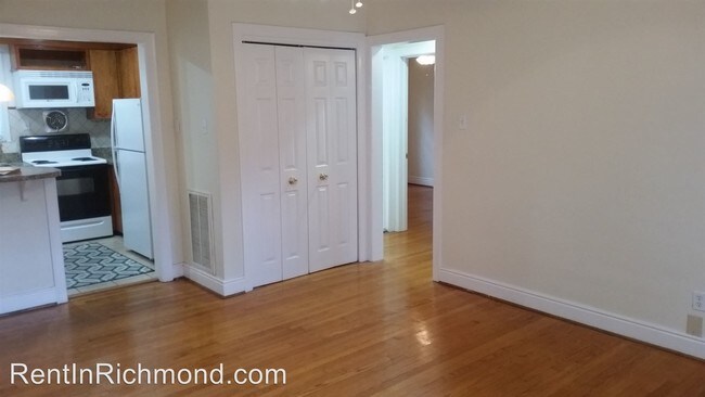 Foto del edificio - 4031 Sharon Ct