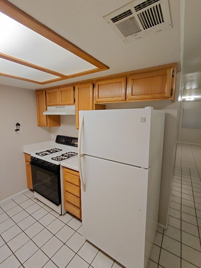 Foto del edificio - Move-In Ready 2-Story Apartment for Rent!