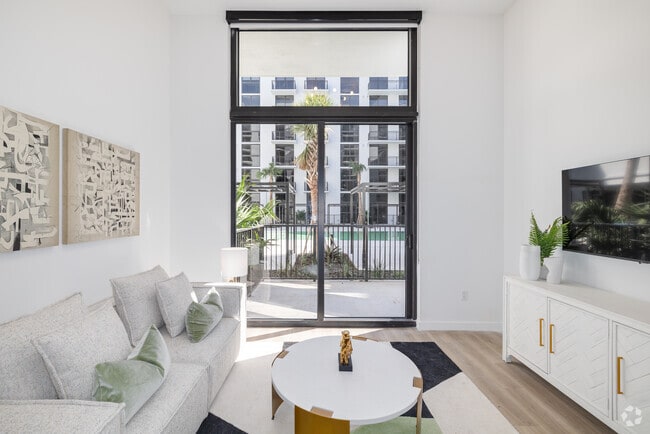 1BR, 1BA - 650SF - Living Room - The Arcadian