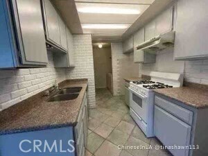 Building Photo - 2115 E Aroma Dr