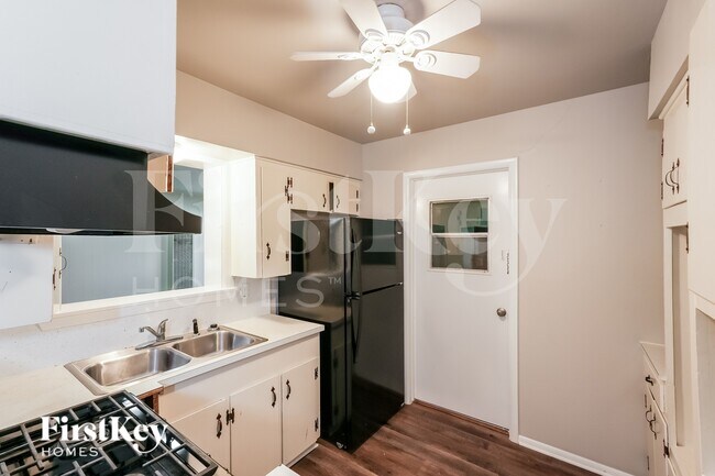 Foto del edificio - 619 S Alexander Ave