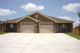 Building Photo - 3105 Lineage Loop