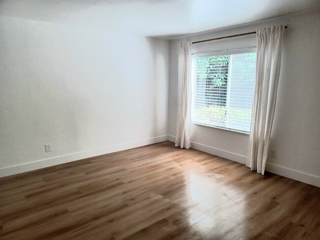 Building Photo - 5300 Winfield Way
