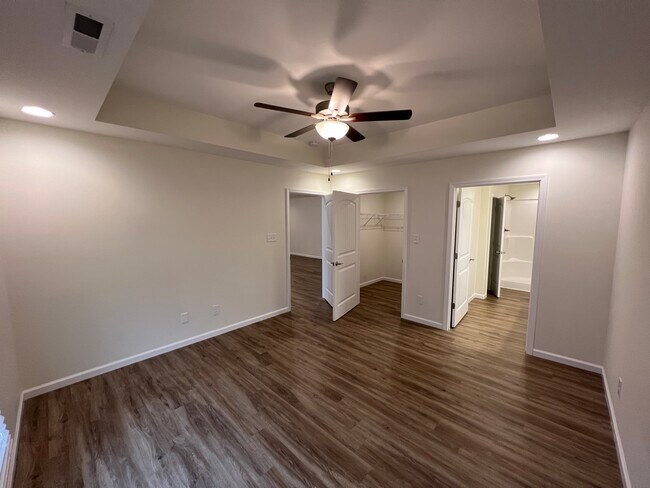 Foto del edificio - 5860 Trestle Way