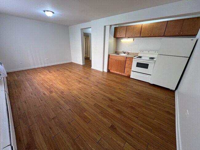Foto del edificio - 6008 N Winthrop Ave