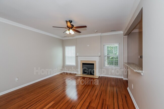 Foto del edificio - 1009 Brook Valley Run