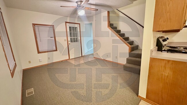 Foto del edificio - 130 W 10th St